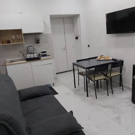 Syria House نابولي